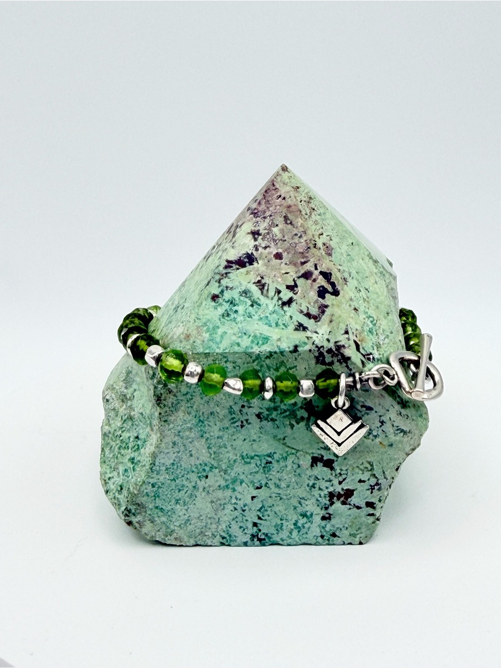 Silpada RARE 🦄 HTF Sterling Silver & Green & Silver Beaded Toggle Clasp Bracelet